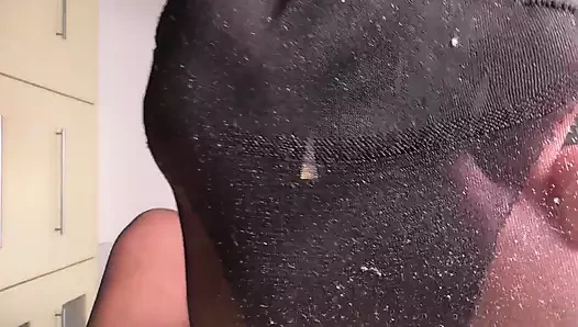 Clarissa naylon ayakla sikişiyor!