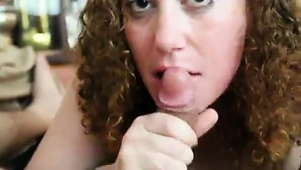 Kızıl sürtük ağır ağır benim yük alır