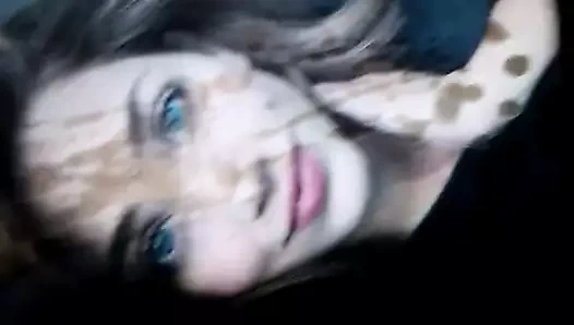 emily rudd için haraç