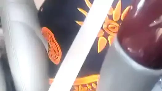 Araba kullanmak ve oynamak