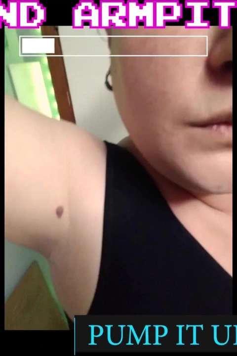 Boyun koltuk altlarıma ve memelere mastürbasyon oyunu