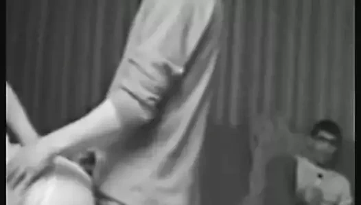 Genç Rus züppe sikikleri büyük adam