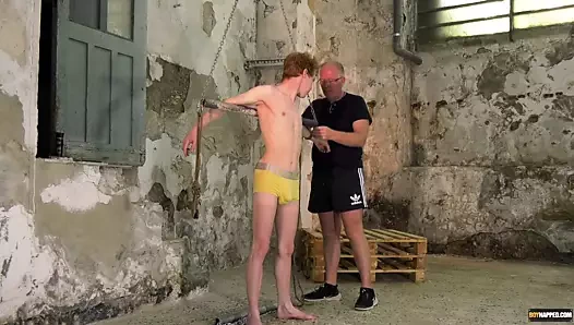 zencefil twink gönderir için esaret ve meme ucu işkence