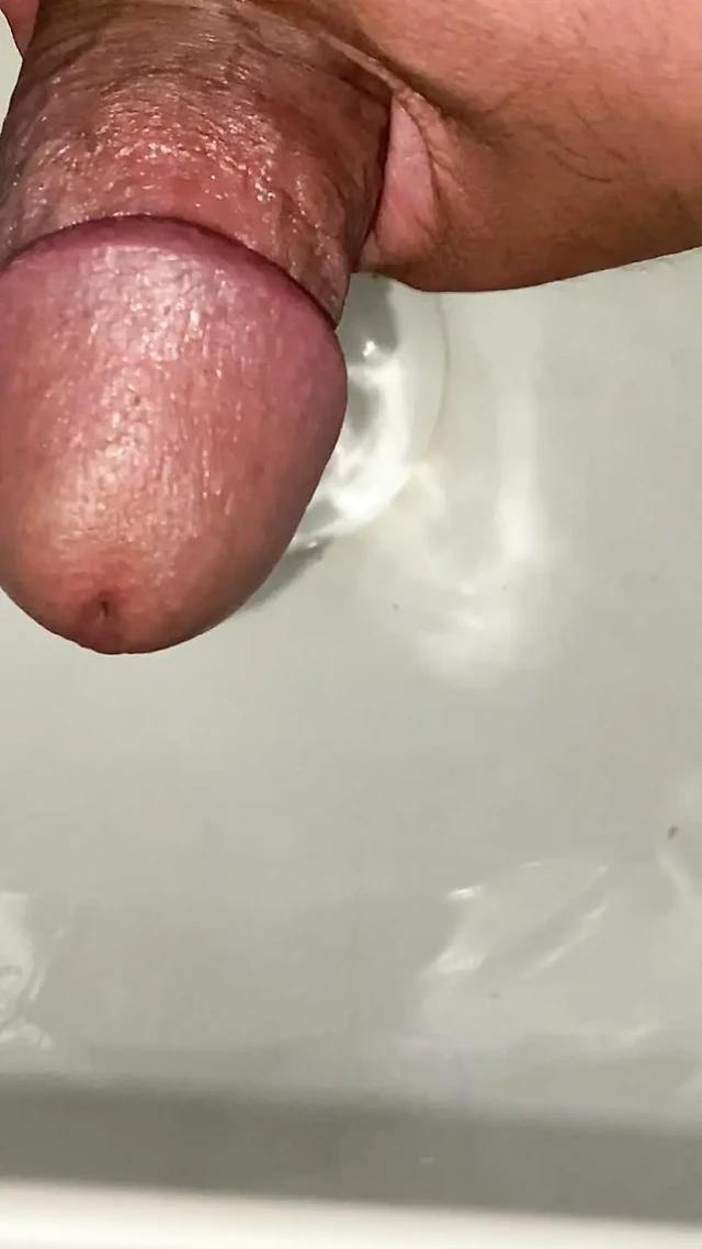 Gerçekten ateş gibi bir sikim var ve içine bir delik açmaya çalışıyorum, tüm o gazı içine boşaltmak için