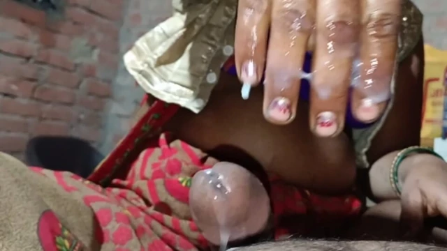 Сегодня моя жена отсосала и отсосала мой кулак.