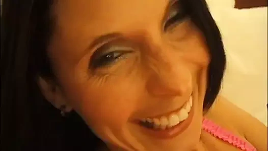 Bir günlük porno yıldızı Katerina sürtük orta yaşlı seksi kadın