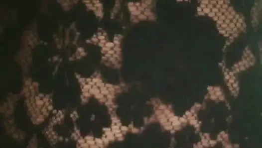 Siyah transparan üstlü ve külotlu Hintli kız - şeffaf azdırma