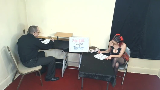 Öğrenci kız öğretmeni cezbedici