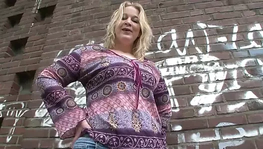 Bu istekli sürtükleri tanıyor musun?