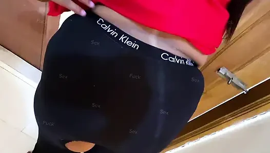 Büyük götlü Müslüman hizmetçi patron tarafından sikiliyor!