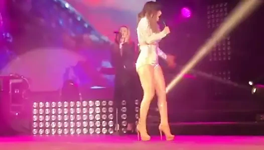 Sıcak Ukraynalı şarkıcı voyuer (naylon, yüksek topuklu, ateşli eşek)