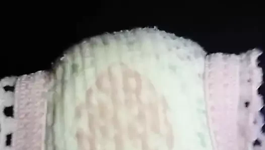 ödünç yeğeninin külot ile masturbasyon yapmak