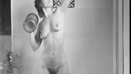 Yvonne formda çıplak tutmak