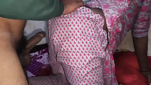 Hintli kız domalarak sikişiyor