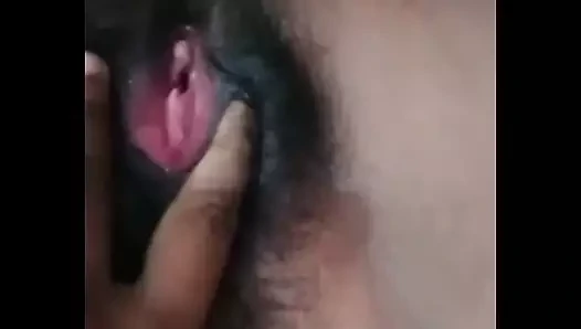 Hintli kız dulakshi tek başına amcık oyunu