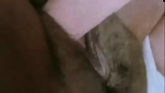 Kremsi olana kadar yapay penisle sikişiyor