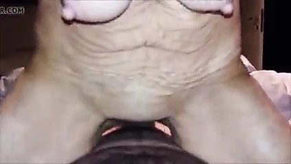 üzerimde büyükanne