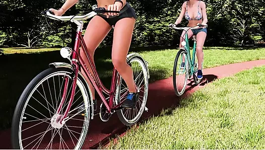 Sunville'in orta yaşlı seksi kadın #23 - Sophie ve Oliva Johannes'e elle muamele ve sakso çektirirken Johannes içeri girdi