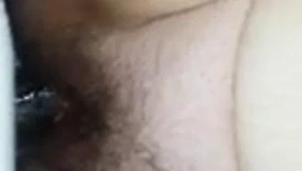 Çıplak arkalı beyaz sürtük