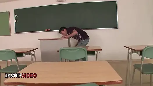 Kyoka Mizusawa'nın tutkulu oral seks ve daha fazlası ile okul günü sürprizi!
