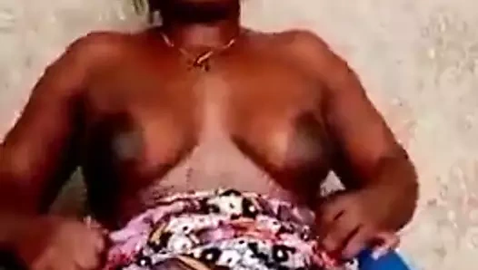 Teyze sana bir şey göstermek istiyor