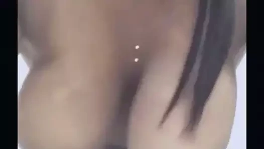 deldi büyük siyah boobies