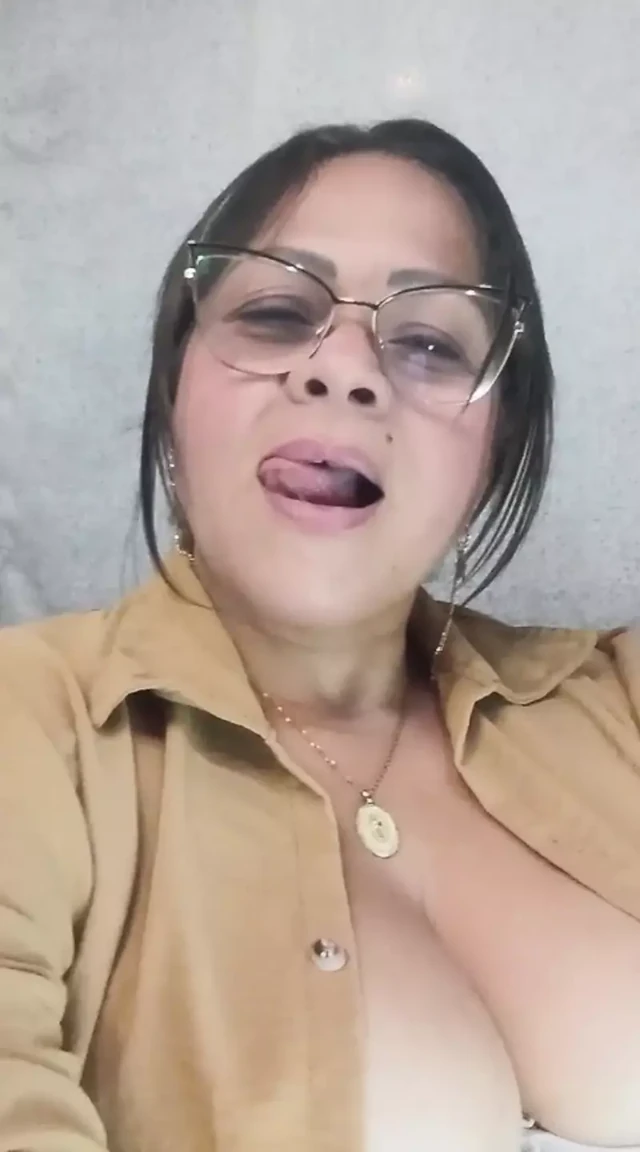 Ateşli öğretmenin mastürbasyon videosu