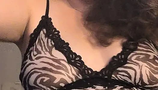 Dildoya binerken şelale fışkırtıyor
