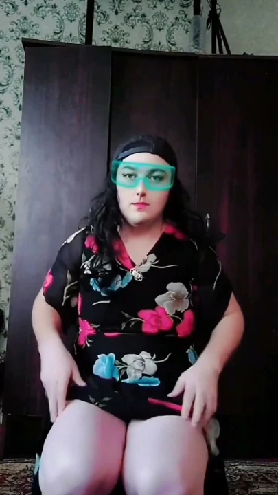 Küçük memeler kız öğrenci taze göğüsler sıcak elektro femboy saf doğal güzellik modeli crossdresser | Klip 1