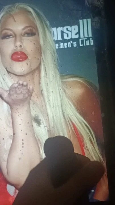Porno yıldızı Bridgette b döl duşu ve tükürük haraç