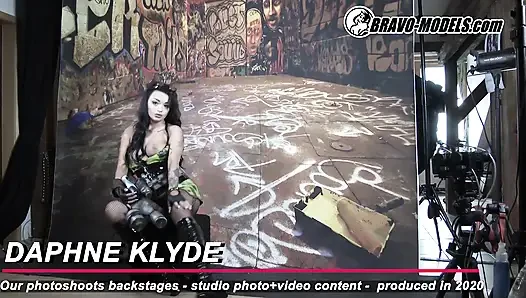 Sahne arkası fotoğraf çekimi Daphne Klyde - yetişkin
