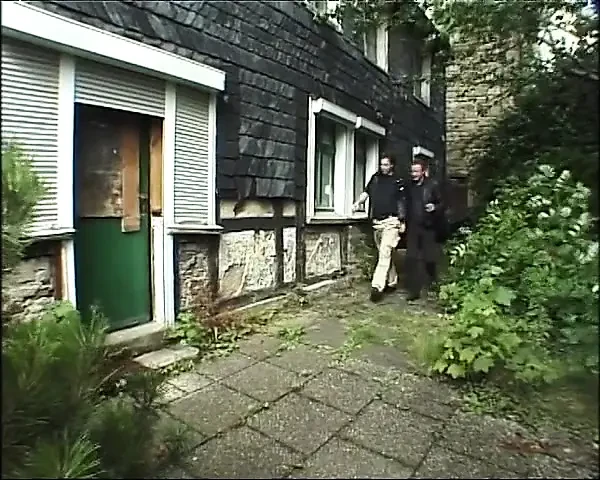 Esmer ve büyük götlü sarışın sürtükler üzerinde hakimiyet