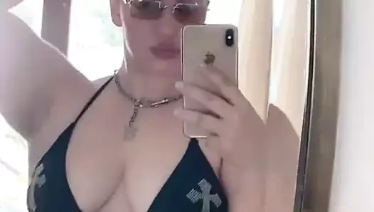 Kelleemoran ateşli seks