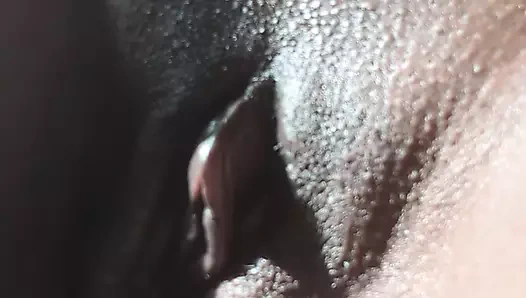 Boşalana kadar büyük yarak titreşimi