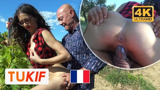 Gözlüklü Fransız esmer patronu ile açık havada sikikleri