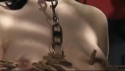 Alman sürtük bdsm seansında bağlandı