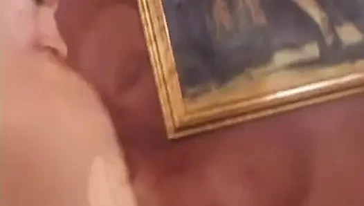 Sürtük üniversiteli kız sakso çekmeyi ve çifte penetrasyon yapmayı seviyor