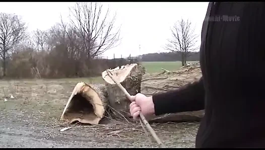 Büyük götlü sarışın kız yatak odasında sikişiyor... ağzına boşalma