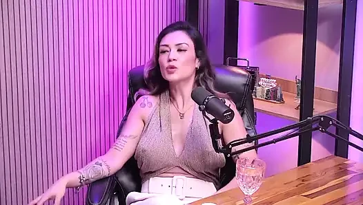 Ateşli orta yaşlı seksi kadın ve fantezileri