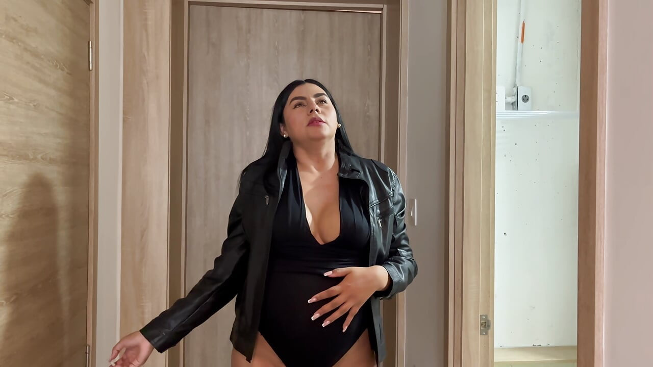 Fake doctor seduces me in the middle of pregnancy and we end up fucking