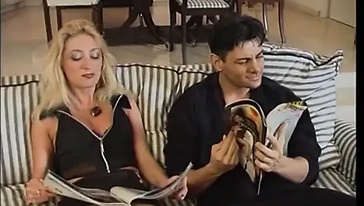 Sodomie avec une blonde sexy à gros nichons