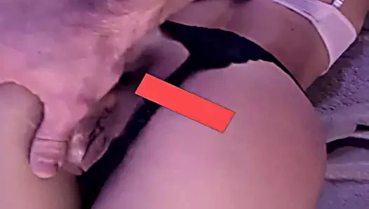 DESPUES DE UNA MAMADA PROFUNDA, ME AHOGO CON UNA GRAN CARGA