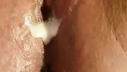 Masturbiert, bis sein sperma sprudelte