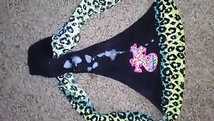 yeğenleri renkli siyah külot üzerinde Cum