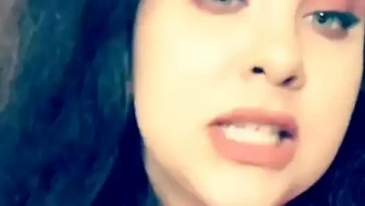 Joy biraz eğleniyor