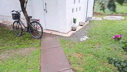 işten eve erken geldi. Çıplak yakalandım.