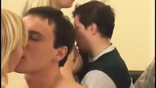 Arkadaşlarımla sikişmek harika!