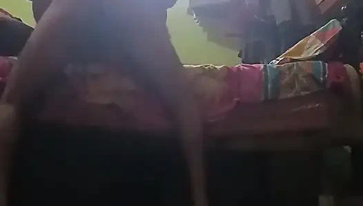 Hintli soniya yenge sikişiyor