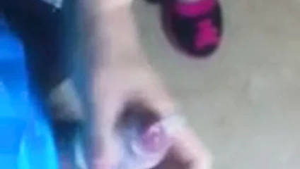 Benim tombul eş vermek bana bir handjob boşalmak üzerinde prezervatif