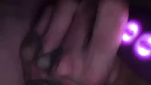 Islak ve titreşiyor